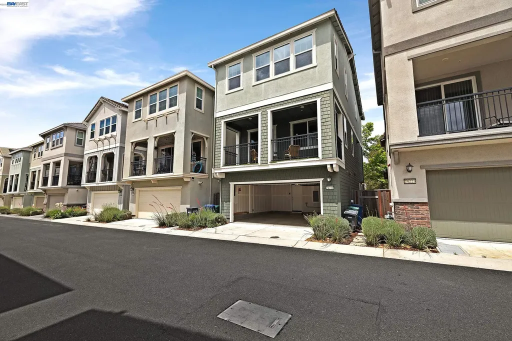 24221 2nd Street Hayward CA 94541