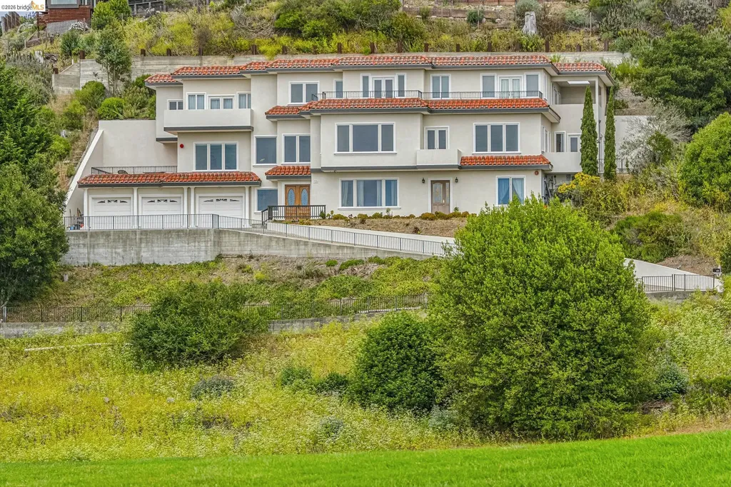 1452 Club View Drive El Cerrito CA 94530
