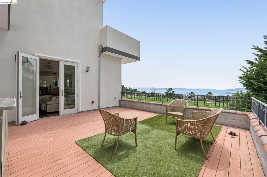 1452 Club View Drive El Cerrito CA 94530