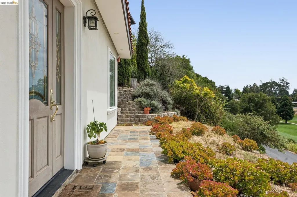 1452 Club View Drive El Cerrito CA 94530