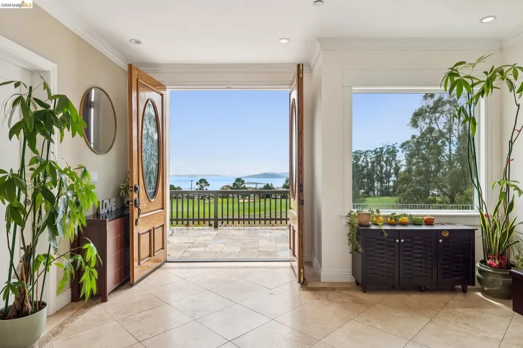 1452 Club View Drive El Cerrito CA 94530