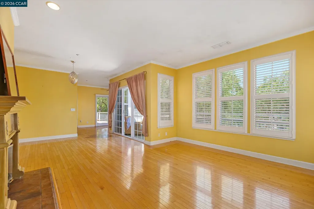 376 Sterling Way San Rafael CA 94903