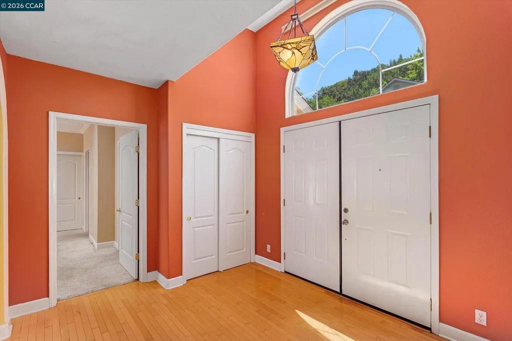 376 Sterling Way San Rafael CA 94903