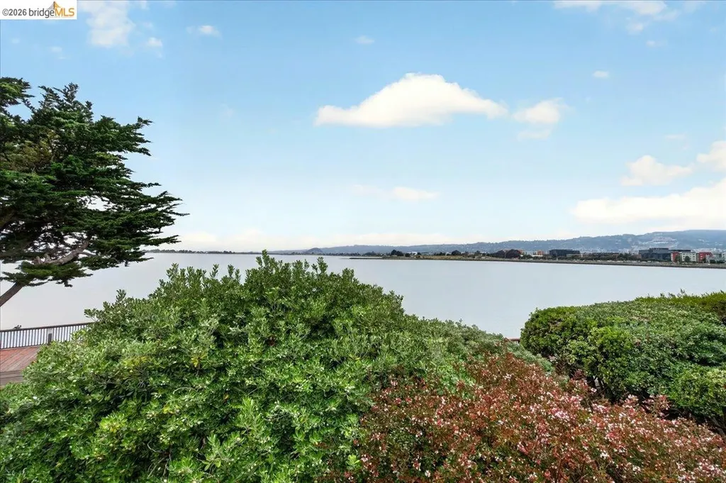 6 Captain Drive Emeryville CA 94608