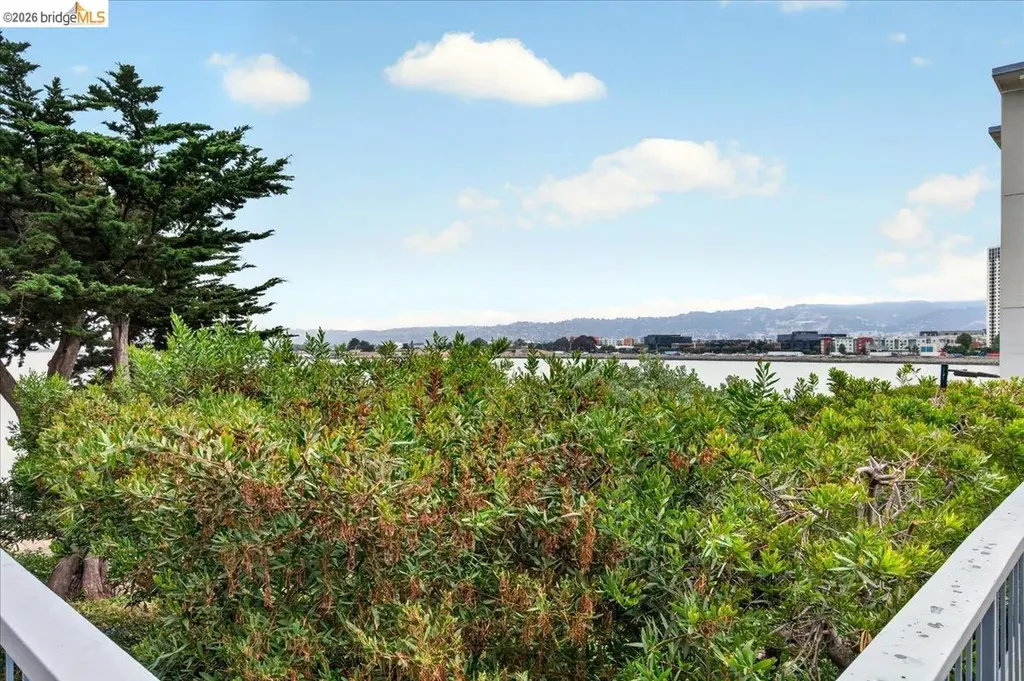 6 Captain Drive Emeryville CA 94608