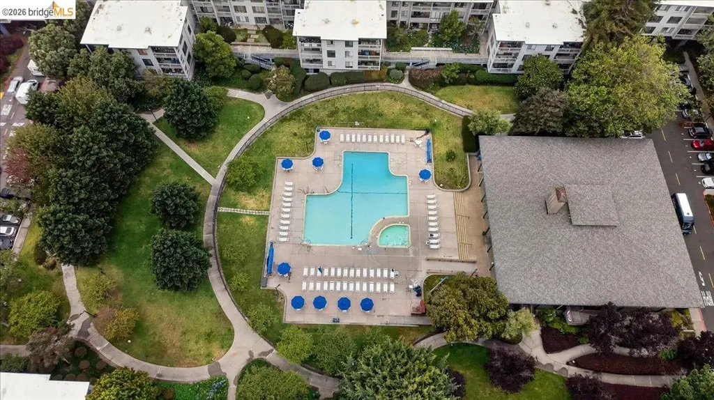 6 Captain Drive Emeryville CA 94608