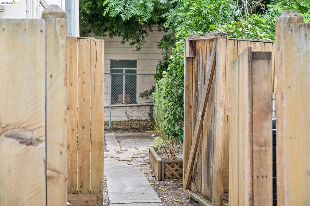 1515 Hopkins Street Berkeley CA 94707