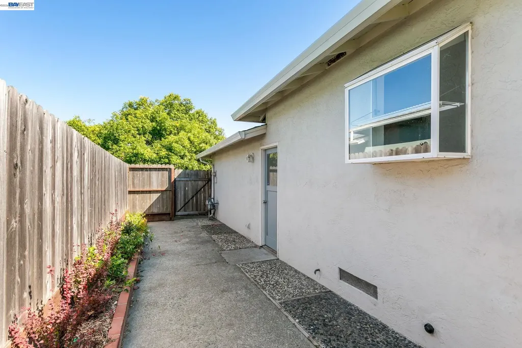 2049 Rosedale Drive San Pablo CA 94806