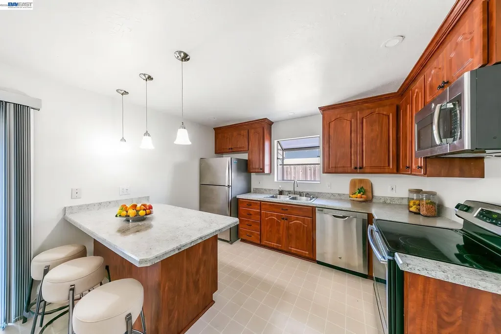 2049 Rosedale Drive San Pablo CA 94806