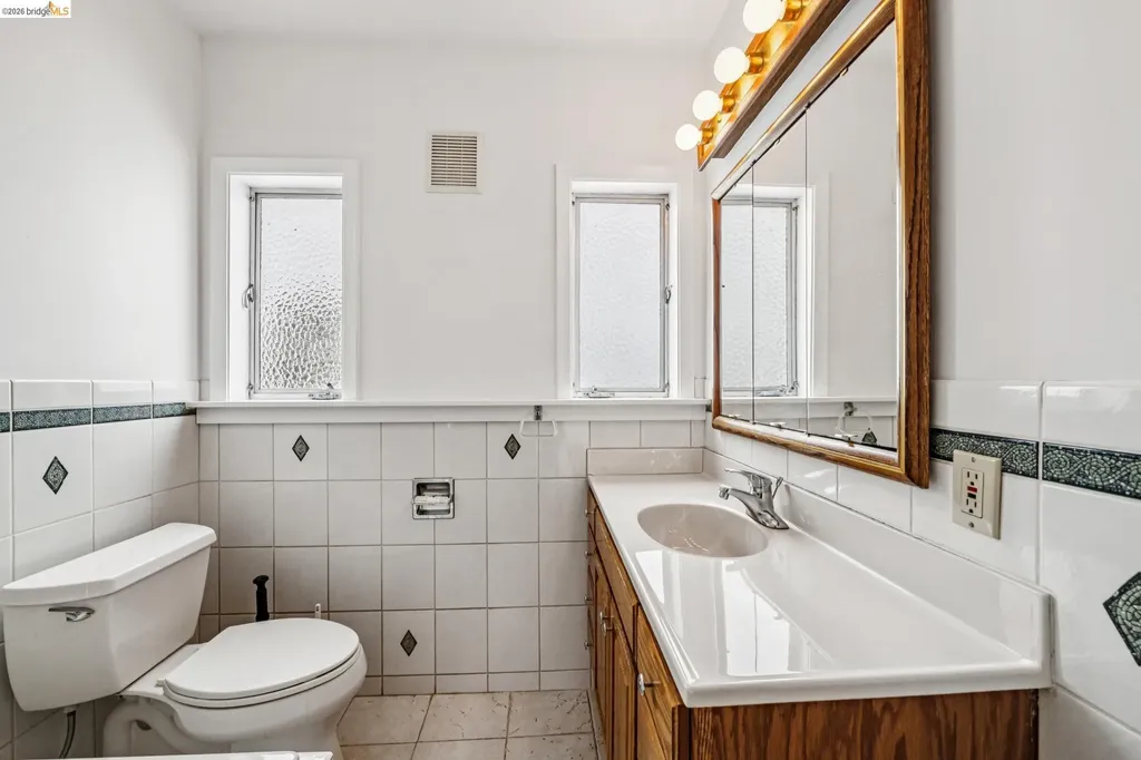 1120 Warfield Avenue Piedmont CA 94610