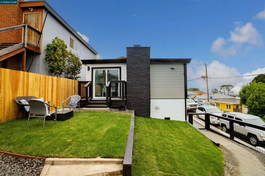 2758 Del Monte Avenue El Cerrito CA 94530