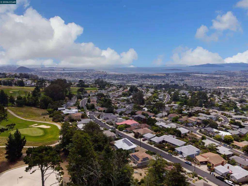 2758 Del Monte Avenue El Cerrito CA 94530