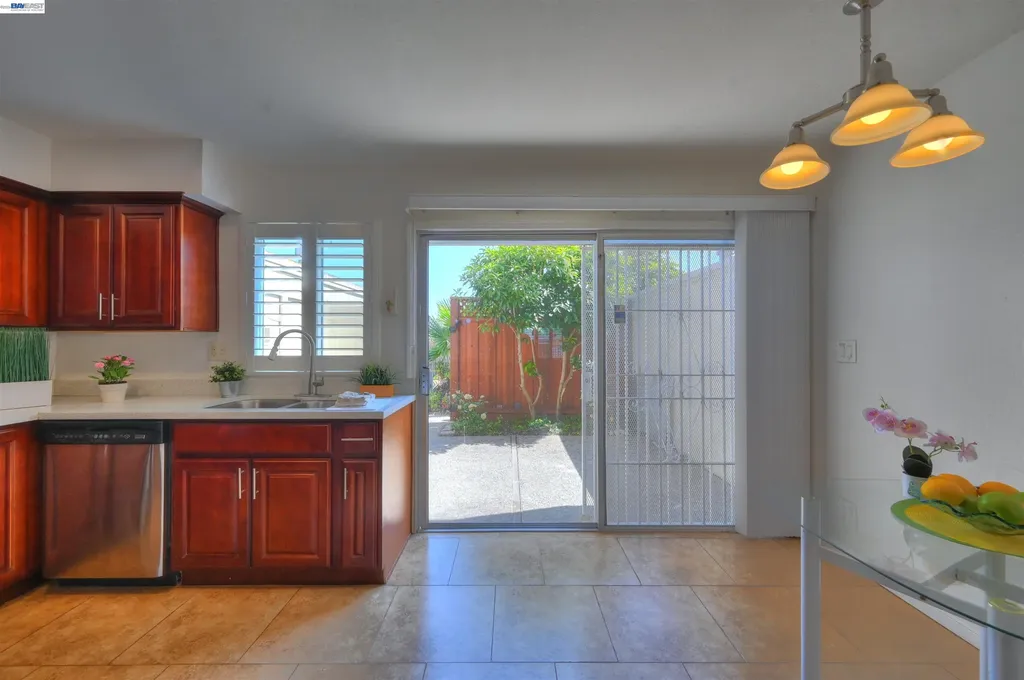 2322 Belvedere Avenue San Leandro CA 94577