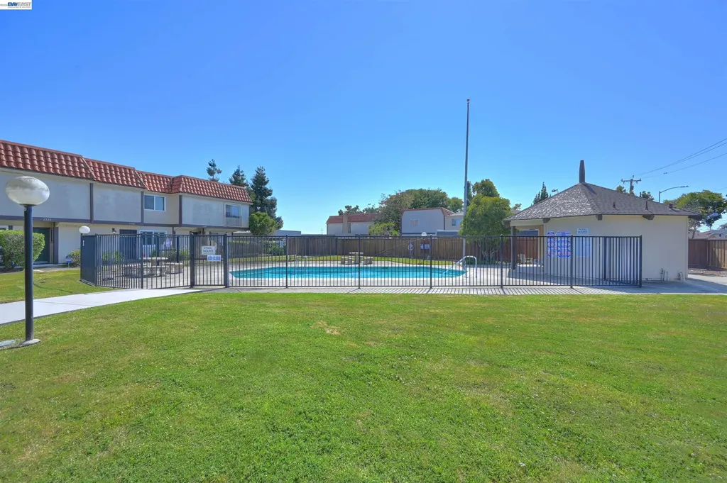 2322 Belvedere Avenue San Leandro CA 94577