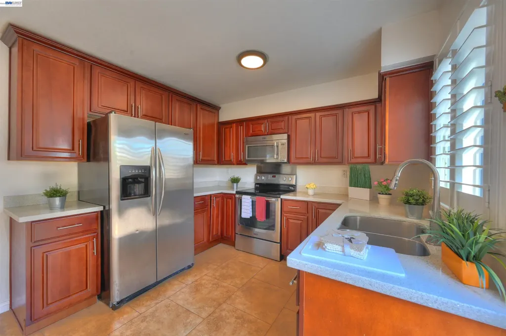2322 Belvedere Avenue San Leandro CA 94577