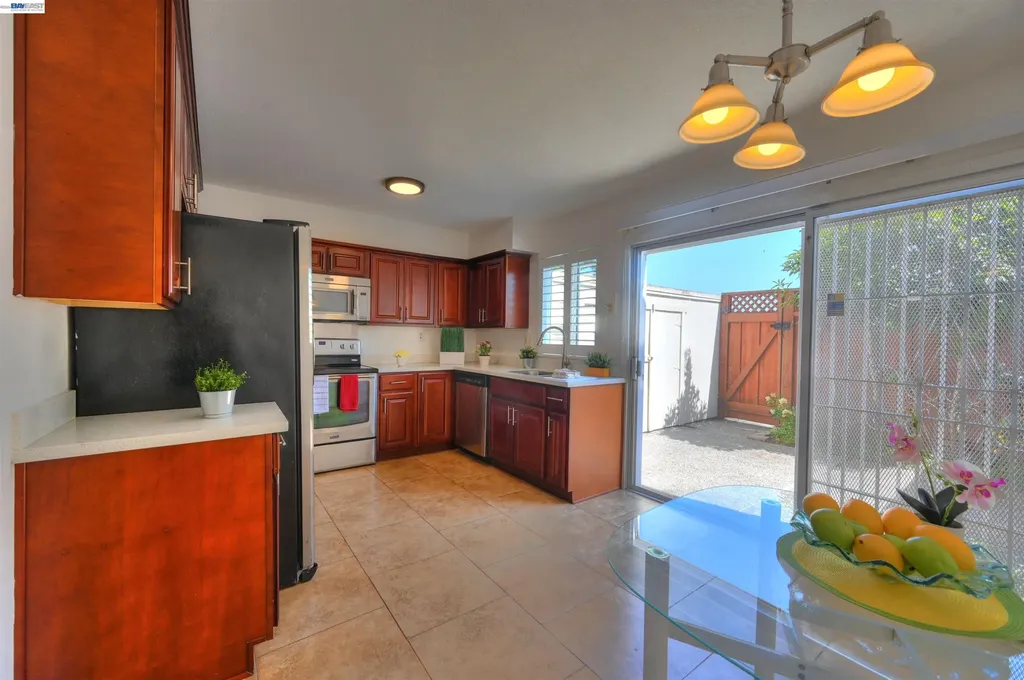 2322 Belvedere Avenue San Leandro CA 94577