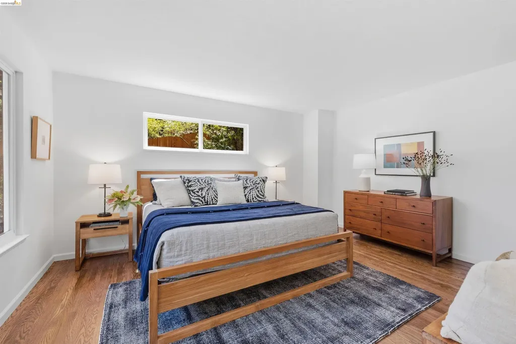 6763 Pinehaven Road Oakland CA 94611