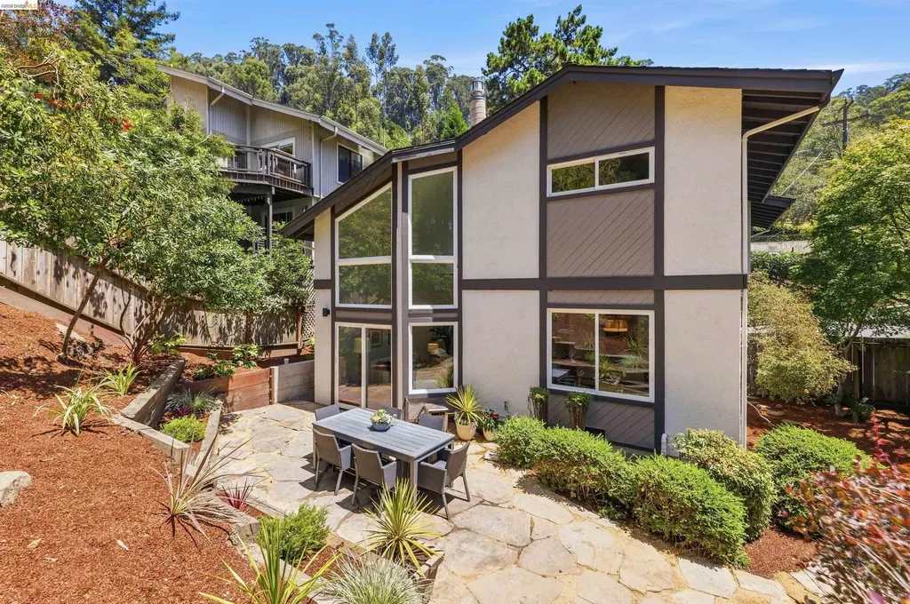 6763 Pinehaven Road Oakland CA 94611