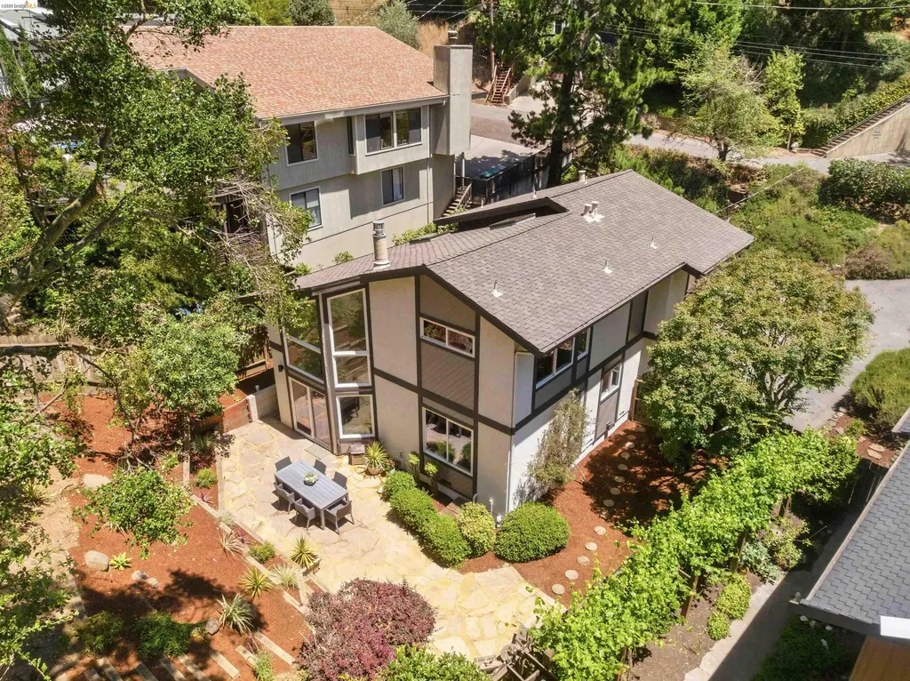 6763 Pinehaven Road Oakland CA 94611