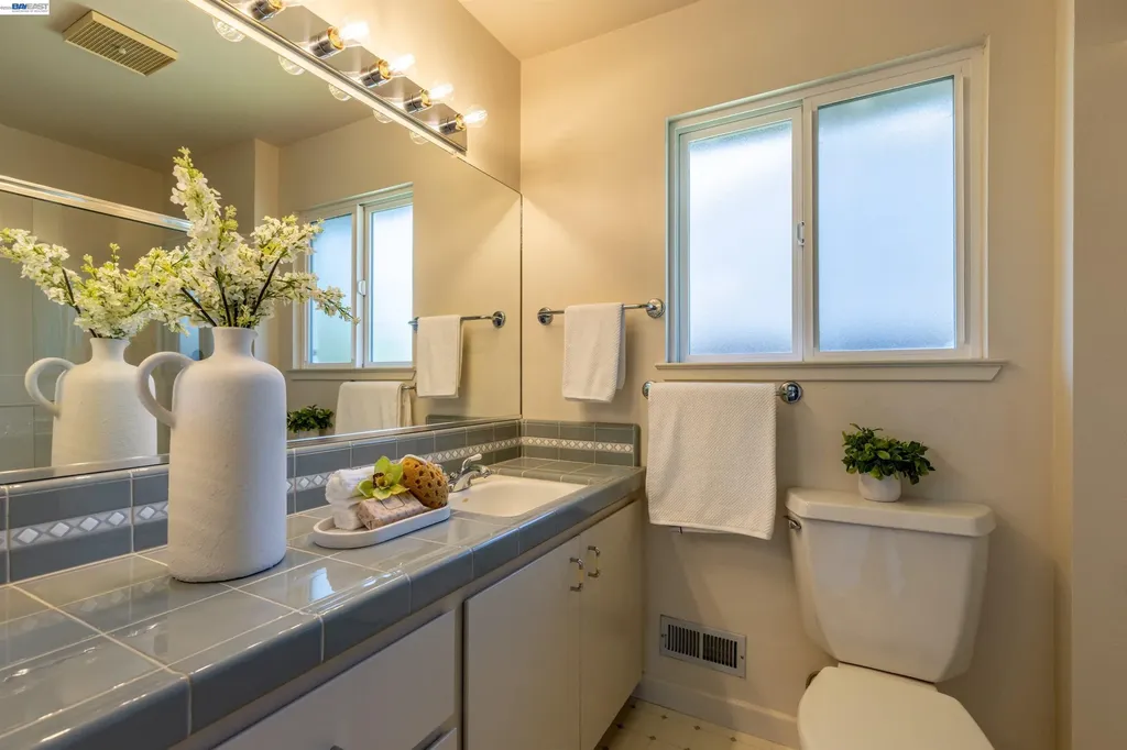 4329 Guilford Avenue Livermore CA 94550