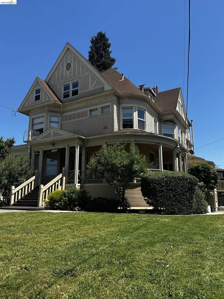 1746 10th Avenue Oakland CA 94606