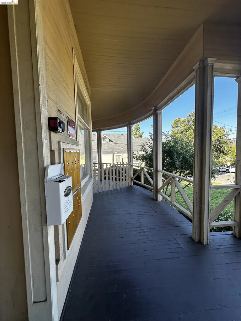 1746 10th Avenue Oakland CA 94606