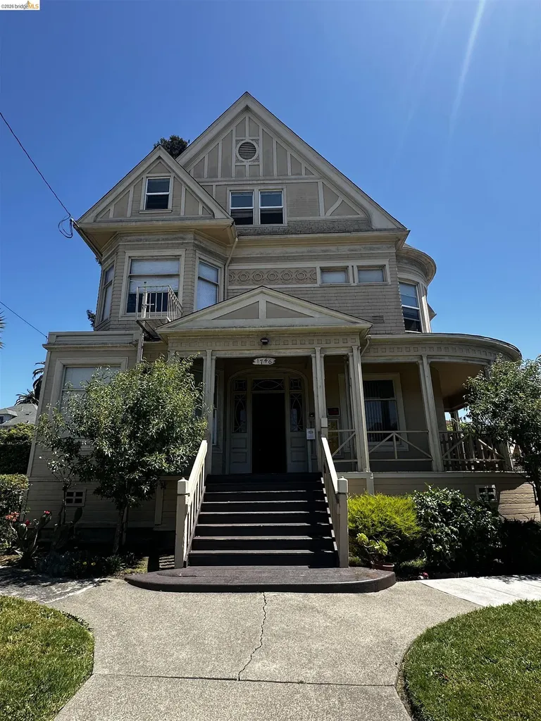 1746 10th Avenue Oakland CA 94606