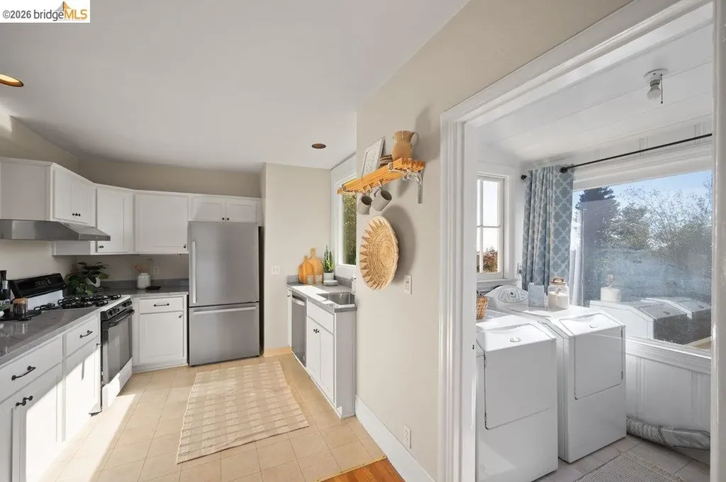 4355 Everett Avenue Oakland CA 94602
