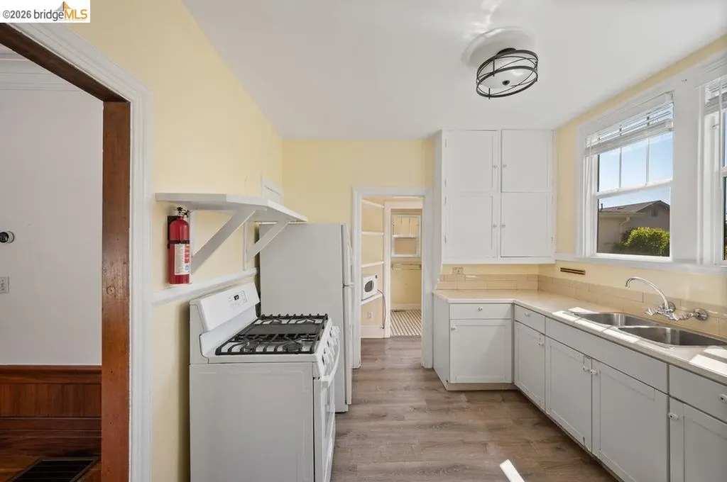 4355 Everett Avenue Oakland CA 94602
