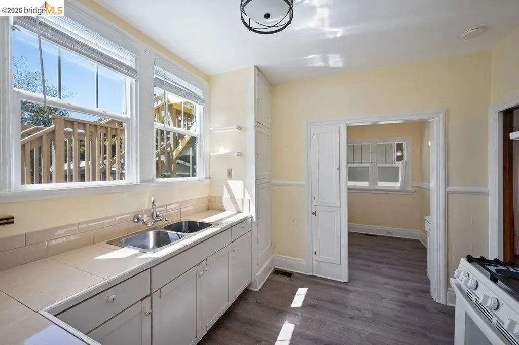 4355 Everett Avenue Oakland CA 94602