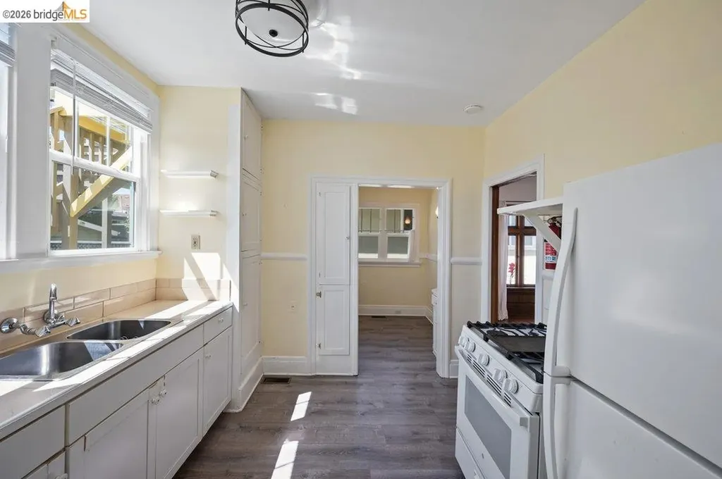 4355 Everett Avenue Oakland CA 94602