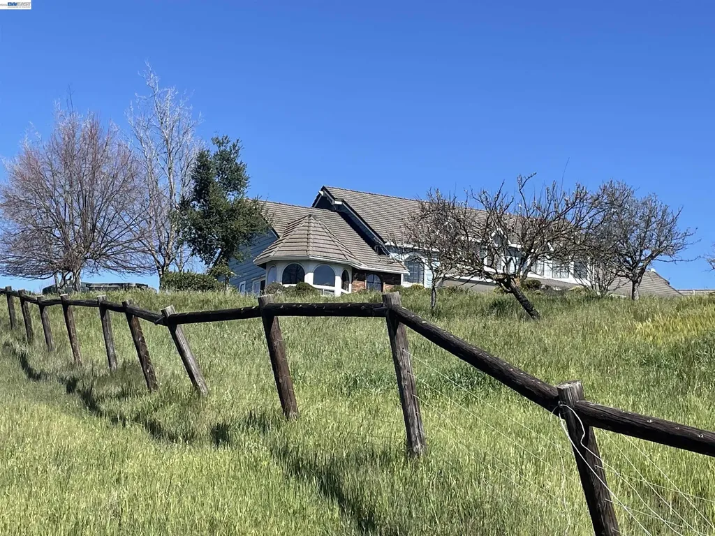 3343 Little Valley Road Sunol CA 94568