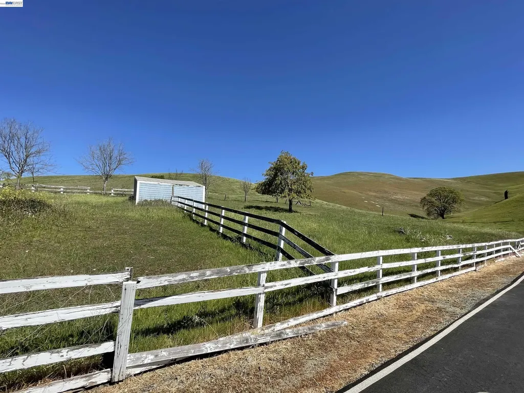 3343 Little Valley Road Sunol CA 94568