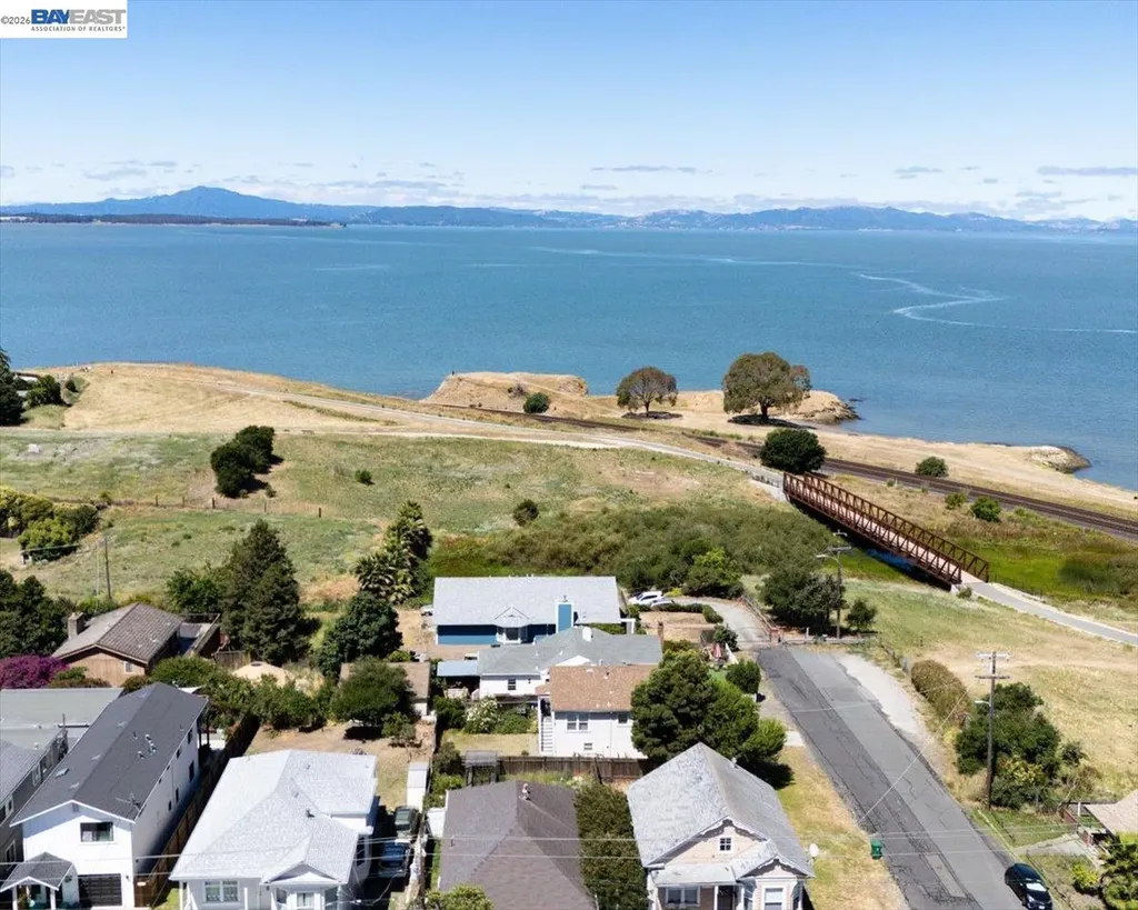111 Garretson Avenue Rodeo CA 94572