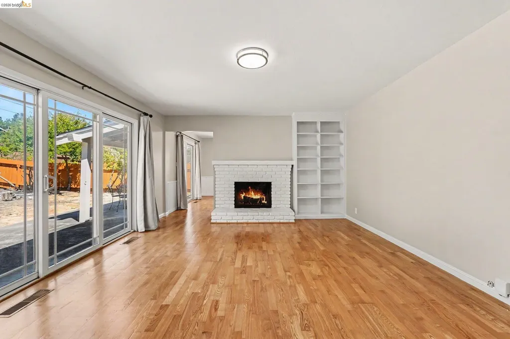 649 Moraga Way Orinda CA 94563