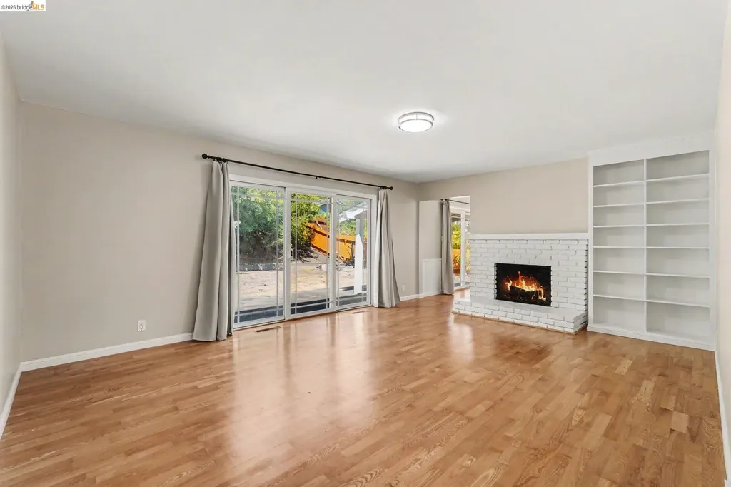 649 Moraga Way Orinda CA 94563