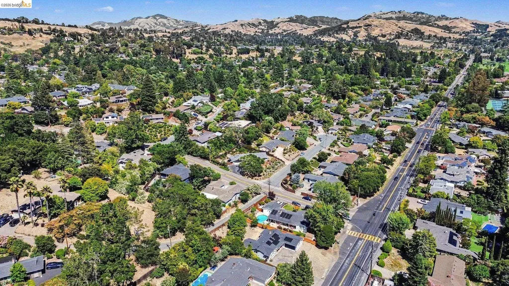 649 Moraga Way Orinda CA 94563
