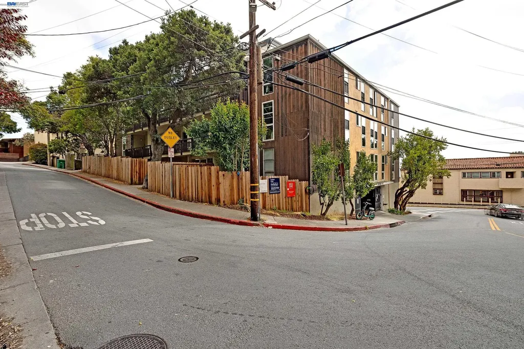 2 Panoramic Way Berkeley CA 94704