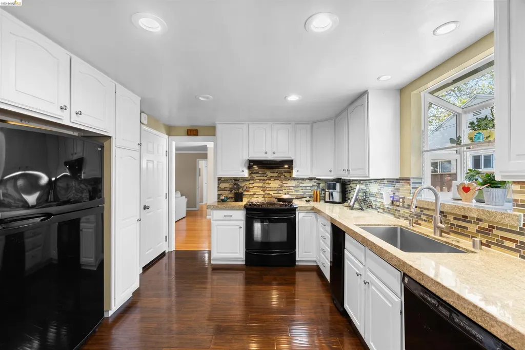 17032 Via Corona San Lorenzo CA 94580