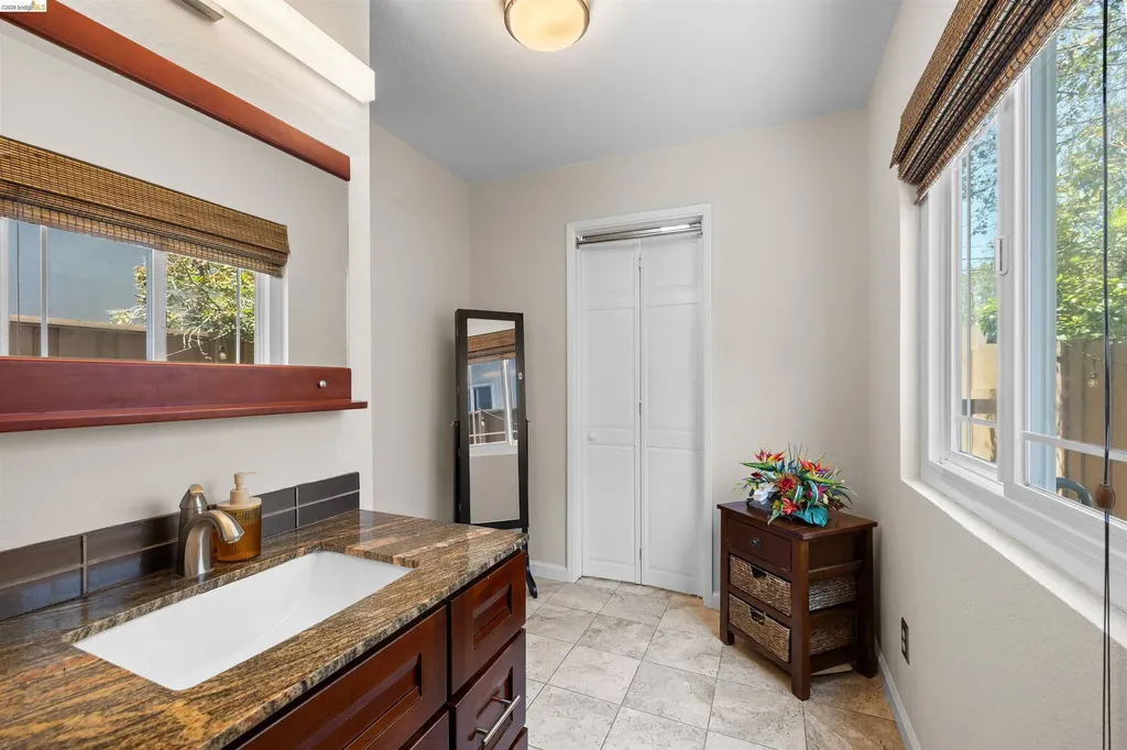 17032 Via Corona San Lorenzo CA 94580
