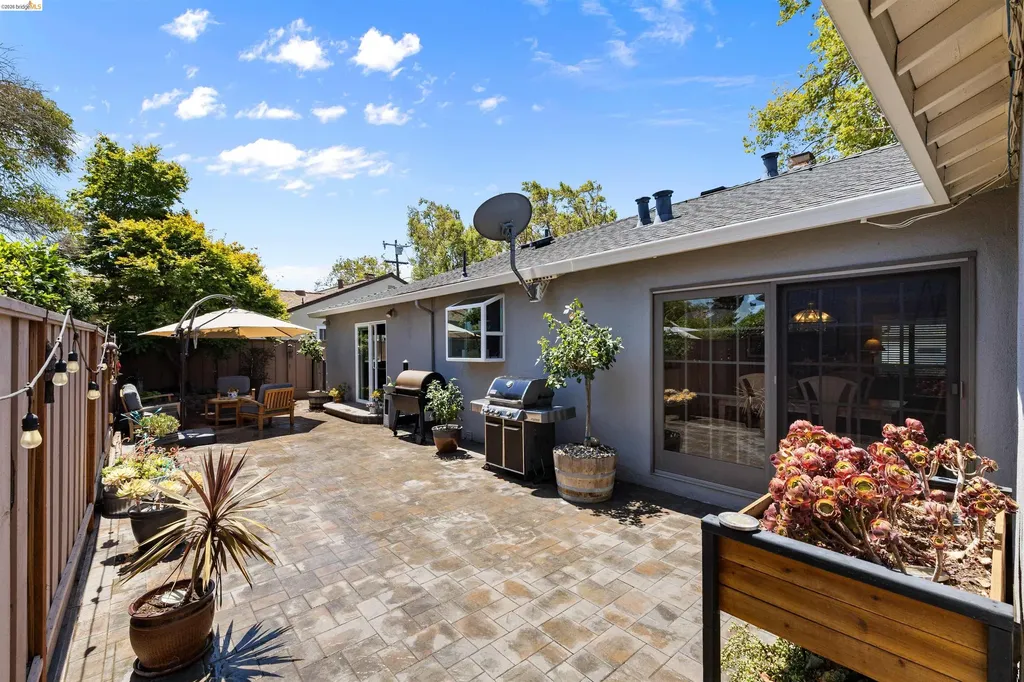 17032 Via Corona San Lorenzo CA 94580