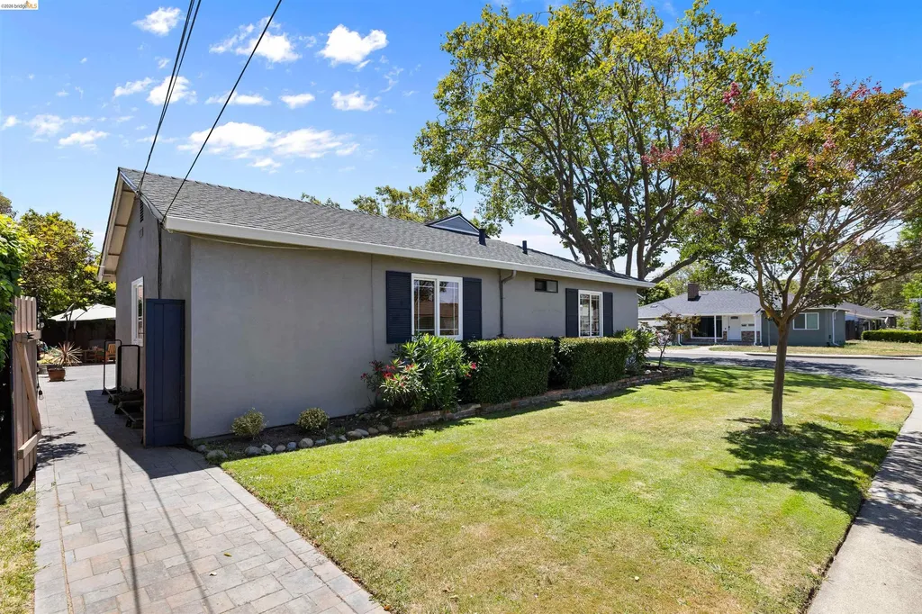 17032 Via Corona San Lorenzo CA 94580