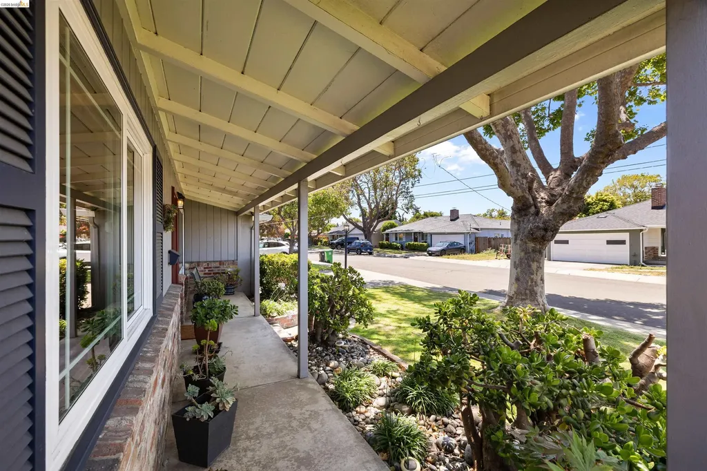 17032 Via Corona San Lorenzo CA 94580