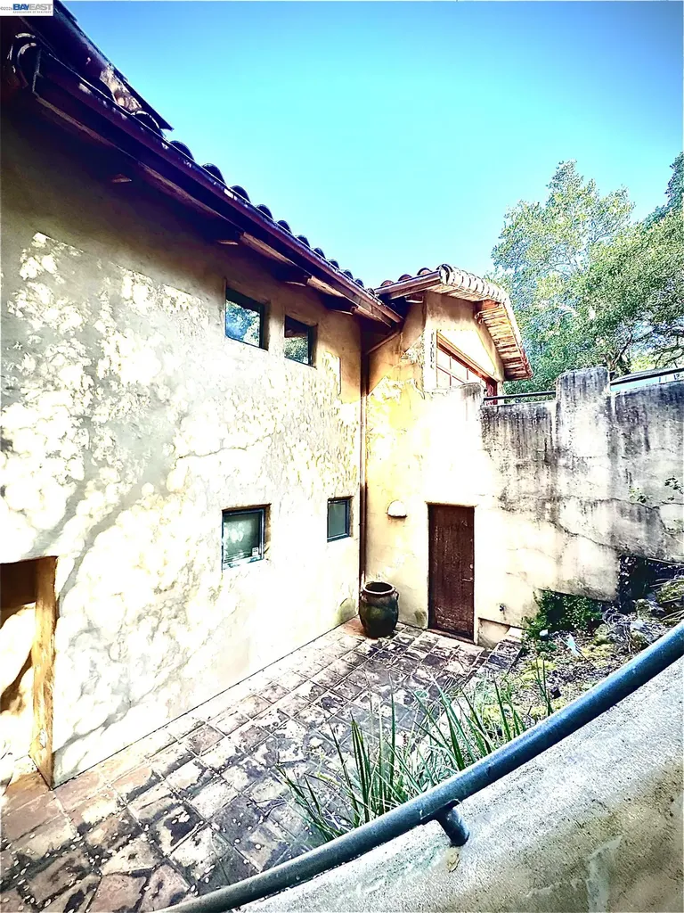 1302 Westview Drive Berkeley CA 94705