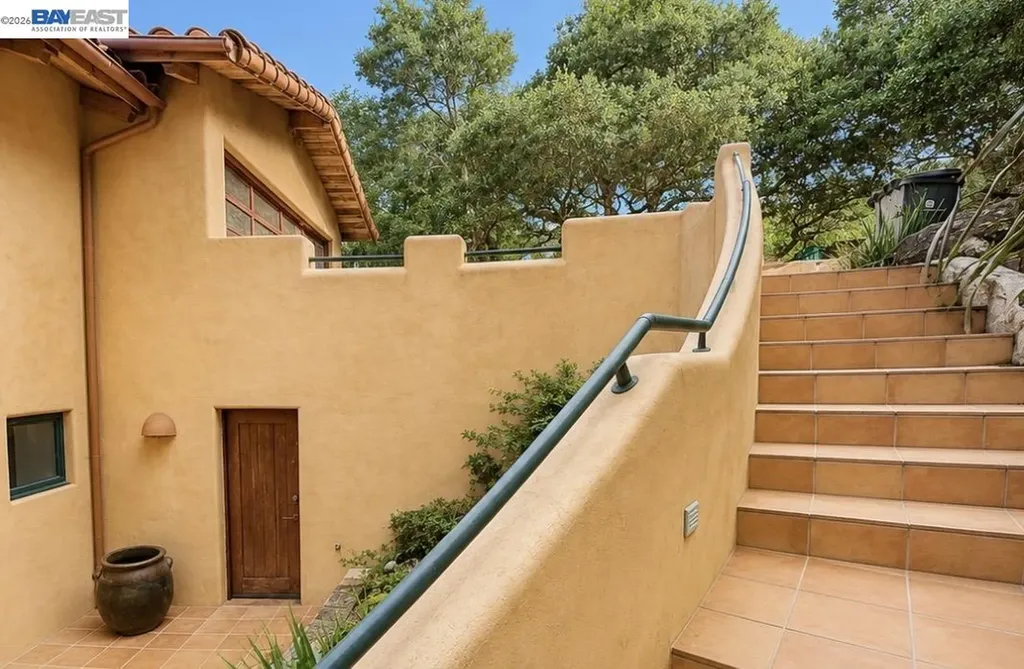 1302 Westview Drive Berkeley CA 94705