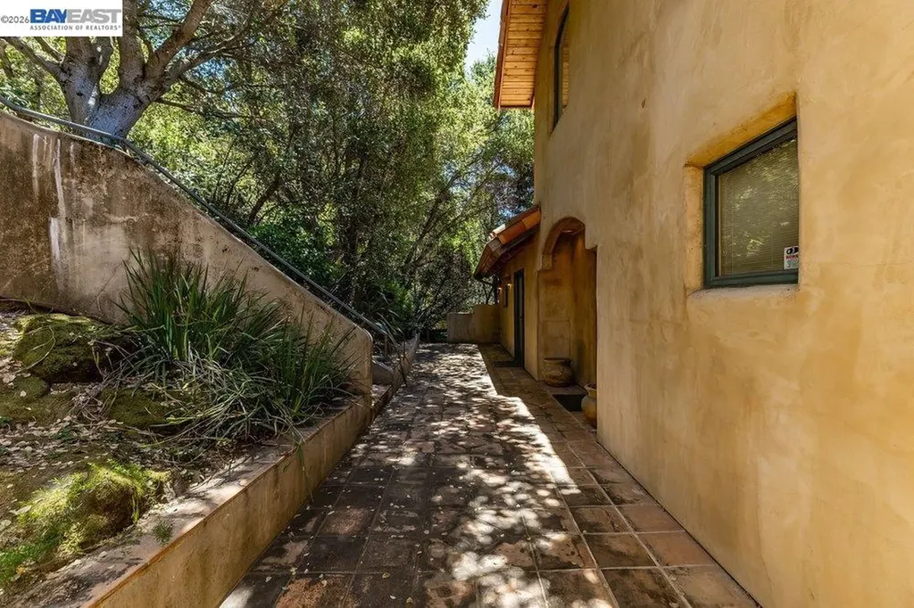 1302 Westview Drive Berkeley CA 94705
