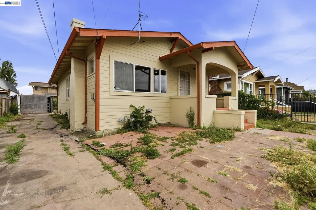 1735 Auseon Avenue Oakland CA 94621