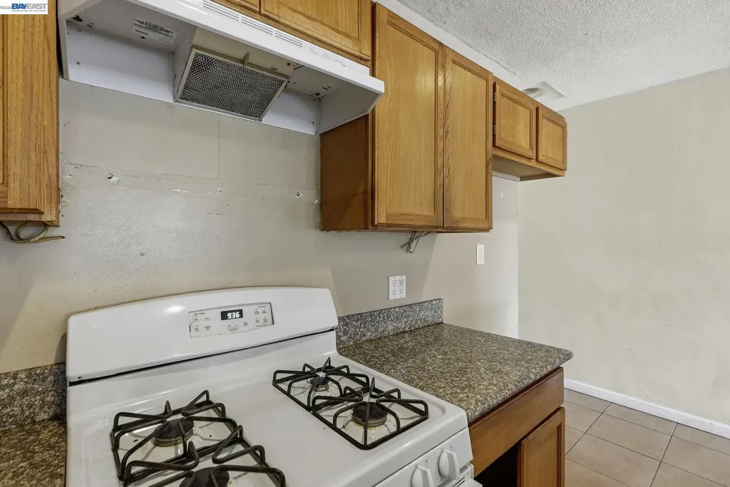 1735 Auseon Avenue Oakland CA 94621