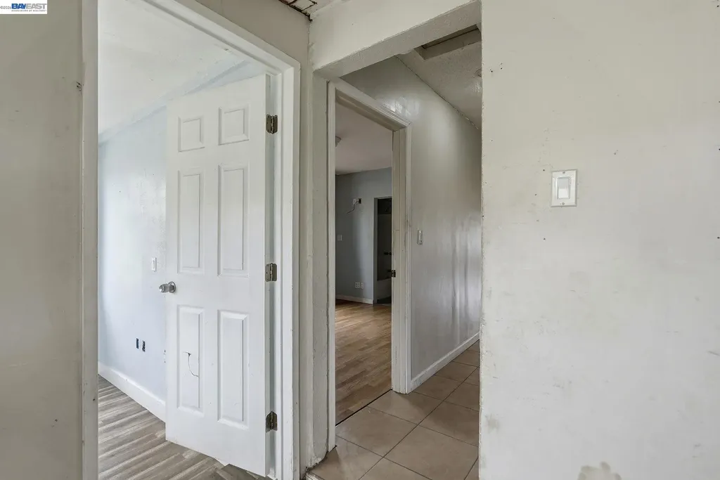 1735 Auseon Avenue Oakland CA 94621