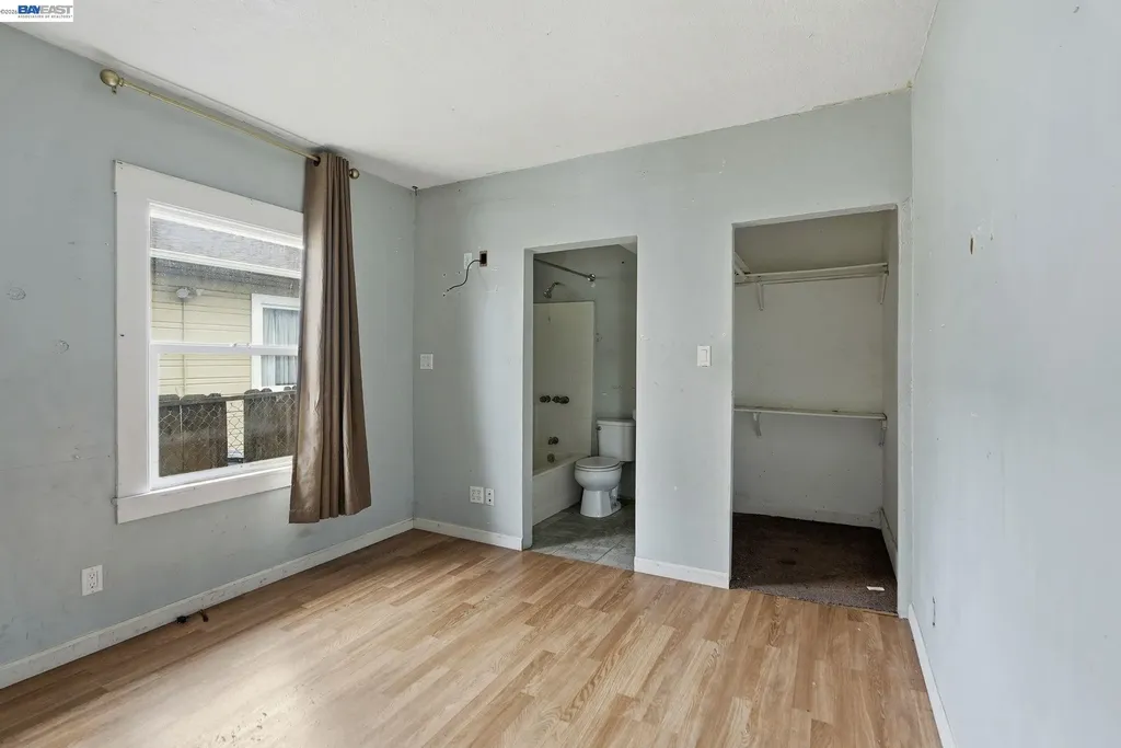 1735 Auseon Avenue Oakland CA 94621